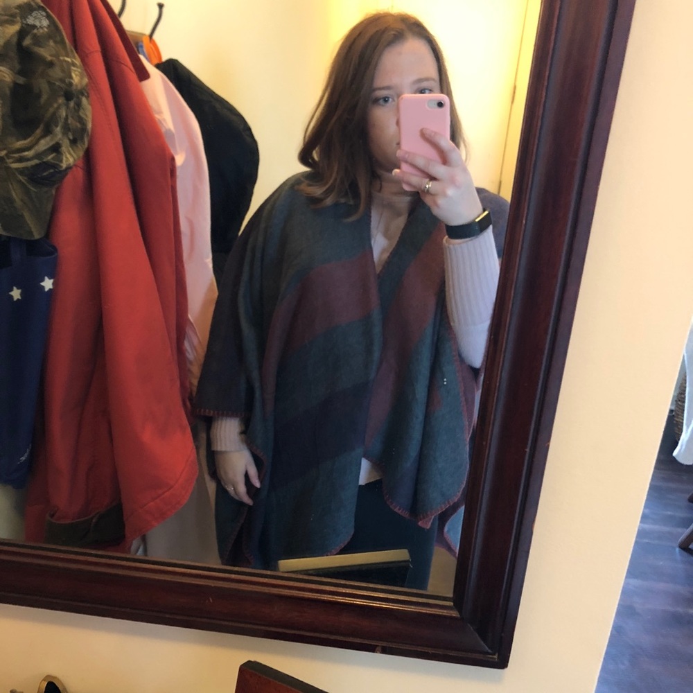 Cozy poncho blanket